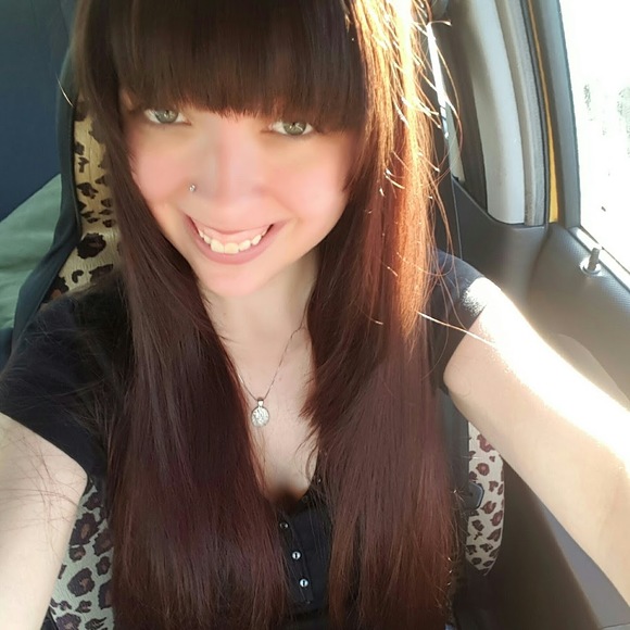 Meet your Posher, Amy - Picture 1 of 1